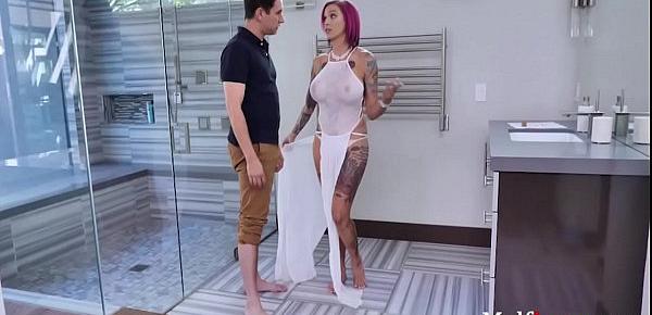  Getting The MILF into The Mood- Anna Bell Peaks